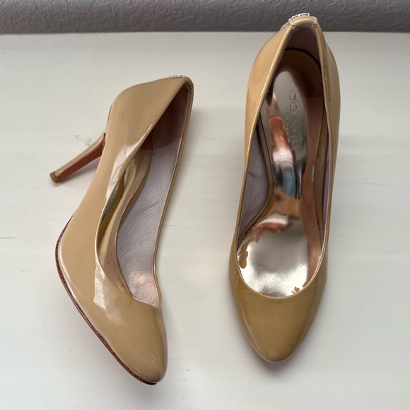 Coach Nala Cappuccino Nude Patent Leather heels sz: 5 - Picture 1 of 11